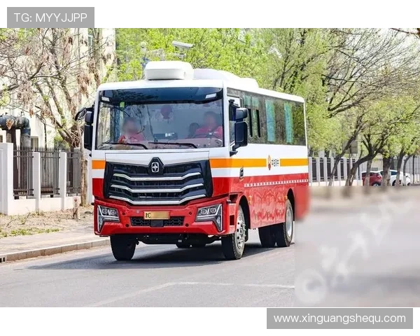 亚星YBL6125H1QJ2客车的安全配置与乘客舒适度提升措施详解